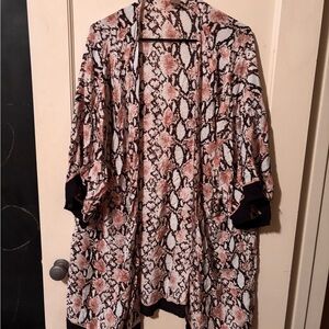 Elegant Snake Print Kimono in Pink and Black